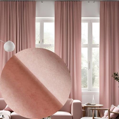 WAVE tkanina zasłonowa 300cm WAVE tkanina zasłonowa 300cm Materiał o szerokości 300 cm. Gramatura 240 g/m2. Tkanina delikatnie welurowa, półzaciemniająca. Dobrze układająca się, miękka i przyjemna w dotyku. Elegancka struktura z bogatym wachlarzem kolorystycznym. Stanowi idealną oprawę pomieszczeń zarówno stylowych jak i nowoczesnych, sypialni, salonów oraz pokoi młodzieżowych. Tkanina cięta z belki, wymaga obszycia. Łatwa w utrzymaniu i konserwacji. Nie wybarwia się i nie kurczy podczas prania. Prać w temperaturze do 30 stopni. 100 % poliester. Oryginalny produkt Polski. Kolory widoczne na zdjęciu mogą nieznacznie odbiegać od rzeczywistych kolorów produktu, z uwagi na indywidualne ustawienia monitorów. Tkanina zasłonowa Wave Tkanina zasłonowa Wave charakteryzuje się elegancką strukturą, niespotykaną w innych rodzajach materiałów. Ma właściwości półzaciemniające. Bogaty wachlarz kolorystyczny sprawia że każdy dobierze kolor idealny do swojego wnętrza.   Zasłona Wave to nowoczesne, dekoracyjne rozwiązanie do salonu lub sypialni. Dostępna jako gotowy produkt lub na metry, pozwala dopasować ją do konkretnych wymiarów okna. Zasłona ta ma nowoczesny charakter, o gładkiej fakturze i eleganckim wykończeniu. Tkanina z serii premium zapewnia wysoką jakość jakość. Welurowa tkanina z jakiej wykonana jest zasłona Wave, dodaje ekskluzywności i luksusowego wyglądu ponieszczeniu. Zasłona Wave jest tkaniną półzaciemniająca, co daje możliwość regulacji ilości światła wpadającego do pomieszczenia. Jej unikalna struktura dodaje dynamiki i interesującego efektu wizualnego. Jest to modne rozwiązanie, które nadaje wnętrzu nowoczesnego wyglądu, a zarazem pełni funkcję dekoracyjną, nadając pomieszczeniu elegancki i stylowy charakter. Jeżeli poszukujesz nowoczesnej zasłony, modnej w 2023/2024 roku z pewnością tkanina Wave będzie dobrym wyborem. WAVE tkanina zasłonowa 300cm - zastosowanie. Zasłona Wave idealnie sprawdzają się jako zasłona wolnowisząca, daje możliwość stworzenia efektownych i eleganckich aranżacji okiennych. Jej lekkość i zwiewność nadają pomieszczeniu subtelny charakter. Może być również wykorzystana jako dekoracja upięta, umieszczona w ozdobnych kółkach lub klamrach, dodając wnętrzu wyrafinowanego wyglądu. Alternatywnie, może posłużyć jako materiał do wykonania rolet rzymskich, które zapewniają funkcjonalność i estetykę jednocześnie. Ponadto, tkanina ta z powodzeniem sprawdza się jako materiał na poduszki i narzuty. Jej delikatna faktura i przyjemna w dotyku powierzchnia sprawiają, że poduszki i narzuty wykonane z niej dodają wnętrzu przytulności i elegancji. Ich subtelny blask i miękkość tworzą przyjemny kontrast z innymi elementami dekoracyjnymi, podkreślając stylowy wygląd całej przestrzeni. Dzięki różnorodnym zastosowaniom, ta wszechstronna tkanina pozwala na stworzenie spójnej i harmonijnej aranżacji wnętrza, wprowadzając jednocześnie elementy dekoracyjne o wysokiej jakości i estetyce. Wszechstronność zasłon Wave - bogata kolorystyka Dzięki bogatemu wachlarzowi kolorystycznemu, tkanina ta staje się niezwykle wszechstronna i dopasowuje się do różnorodnych aranżacji i stylów wnętrz. Oferuje szeroki wybór kolorów, obejmujących zarówno stonowane i neutralne odcienie, jak i intensywne i ekspresywne tonacje. W aranżacjach w stylu minimalistycznym czy skandynawskim, tkanina ta w stonowanych kolorach, takich jak biel, beże czy pastele, wprowadza subtelność i harmonię. Natomiast w bardziej odważnych i ekstrawaganckich aranżacjach, można wybrać tkaninę w intensywnych odcieniach, jak żółty, zieleń czy niebieski, aby dodać akcentu i dynamiki. W stylu klasycznym, tkanina ta może być dostępna w eleganckich odcieniach szarości, tworząc luksusowy i wytworny charakter. Natomiast w aranżacjach w stylu retro czy vintage, można wybierać tkaninę w odcieniach brązui czy rustykalnych barw, dodając nostalgii i przytulności. Dzięki tak szerokiemu spektrum kolorów, tkanina ta doskonale pasuje do różnych stylów wnętrz, dając możliwość wyrażenia indywidualności i tworzenia spójnej atmosfery. Niezależnie od preferowanego stylu, ta tkanina wzbogaca przestrzeń, ponieważ dodaje głębi i wprowadza wyrazisty akcent kolorystyczny, tworząc unikalną aranżację wnętrza. Nasza oferta W swojej ofercie posiadamy możliwość zakupu tkanin zasłonowych na metry, a także opcje uszycia zasłony gotowej zgodnie z preferencjami klienta. W sekcji pomagamy aranżować oferujemy pomoc nie tylko w doborze tkaniny. Uzyskacie u nas wsparcie w zakresie dokonania pomiaru, tak żeby efekt końcowy był oszałamiający. Zachwyceni będą domownicy jak i wszyscy goście.