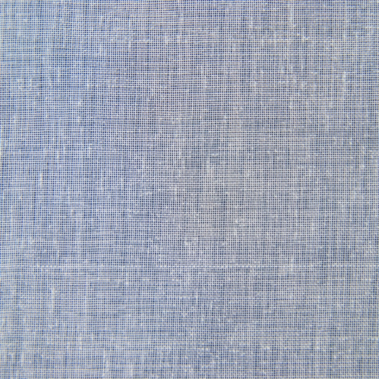 2154-1 Niebieska tkanina lniana, tekstura w drobną kratkę, idealna na letnie ubrania i dekoracje wnętrz.