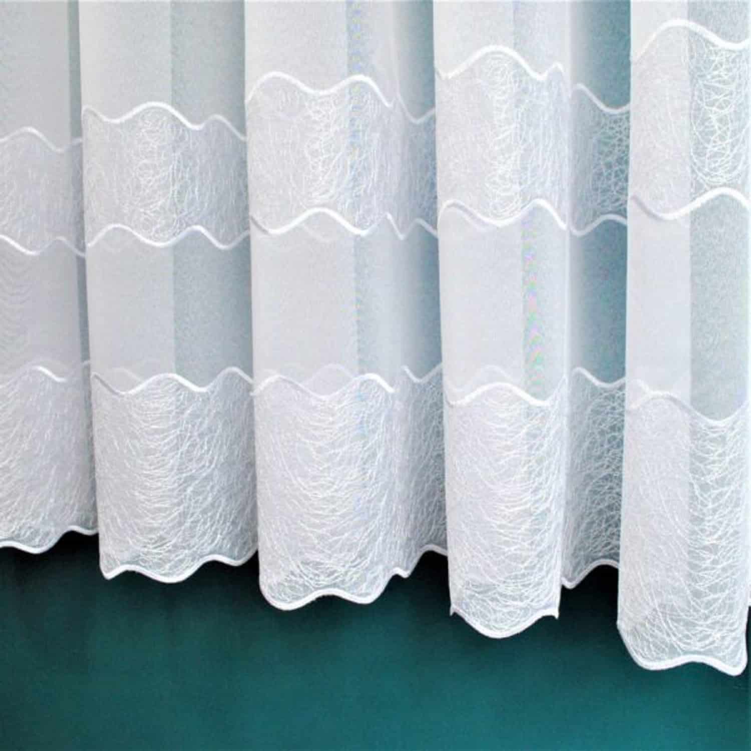 Firana haftowana biała "fala" 107- 180cm Firana haftowana biała "fala" 107- 180cm