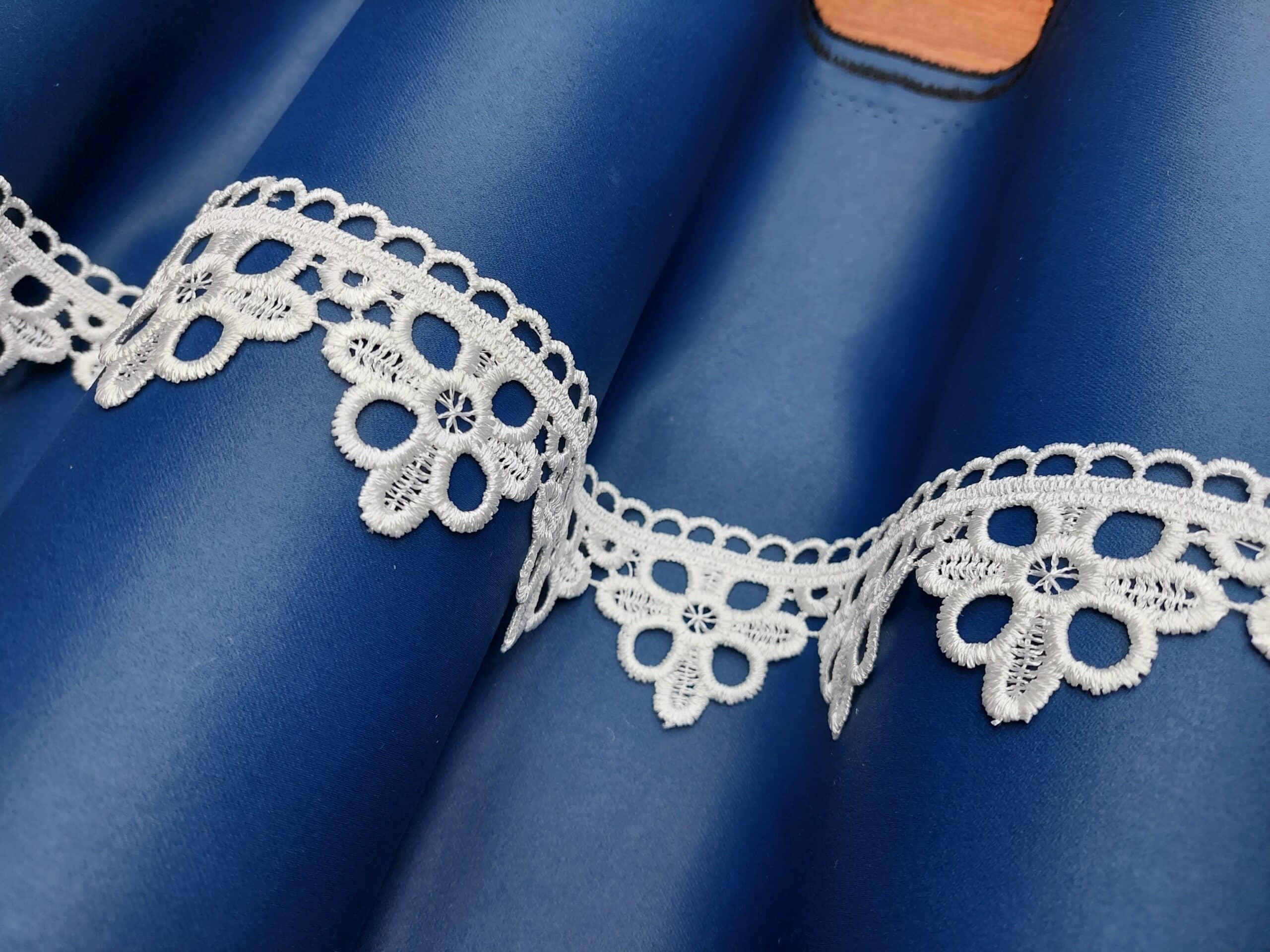 Gipiura do doszycia 73365/5cm ecru Gipiura do doszycia 73365/5cm ecru