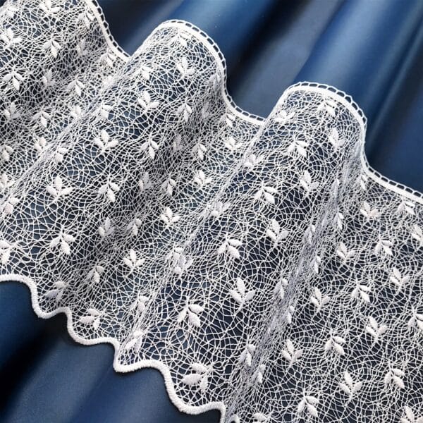 Gipiura do doszycia 81886/30cm biała