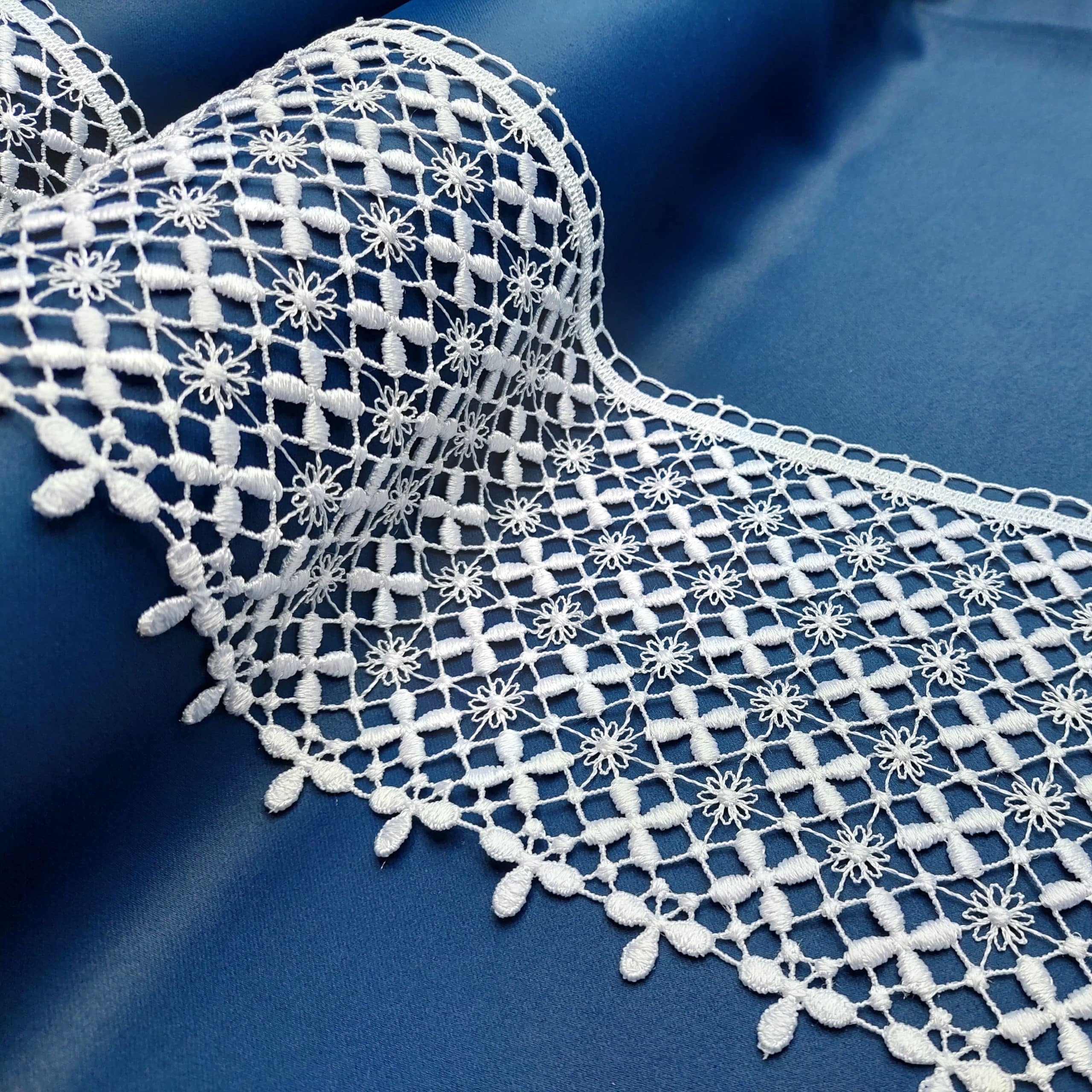 Gipiura do doszycia 82690/15cm biała