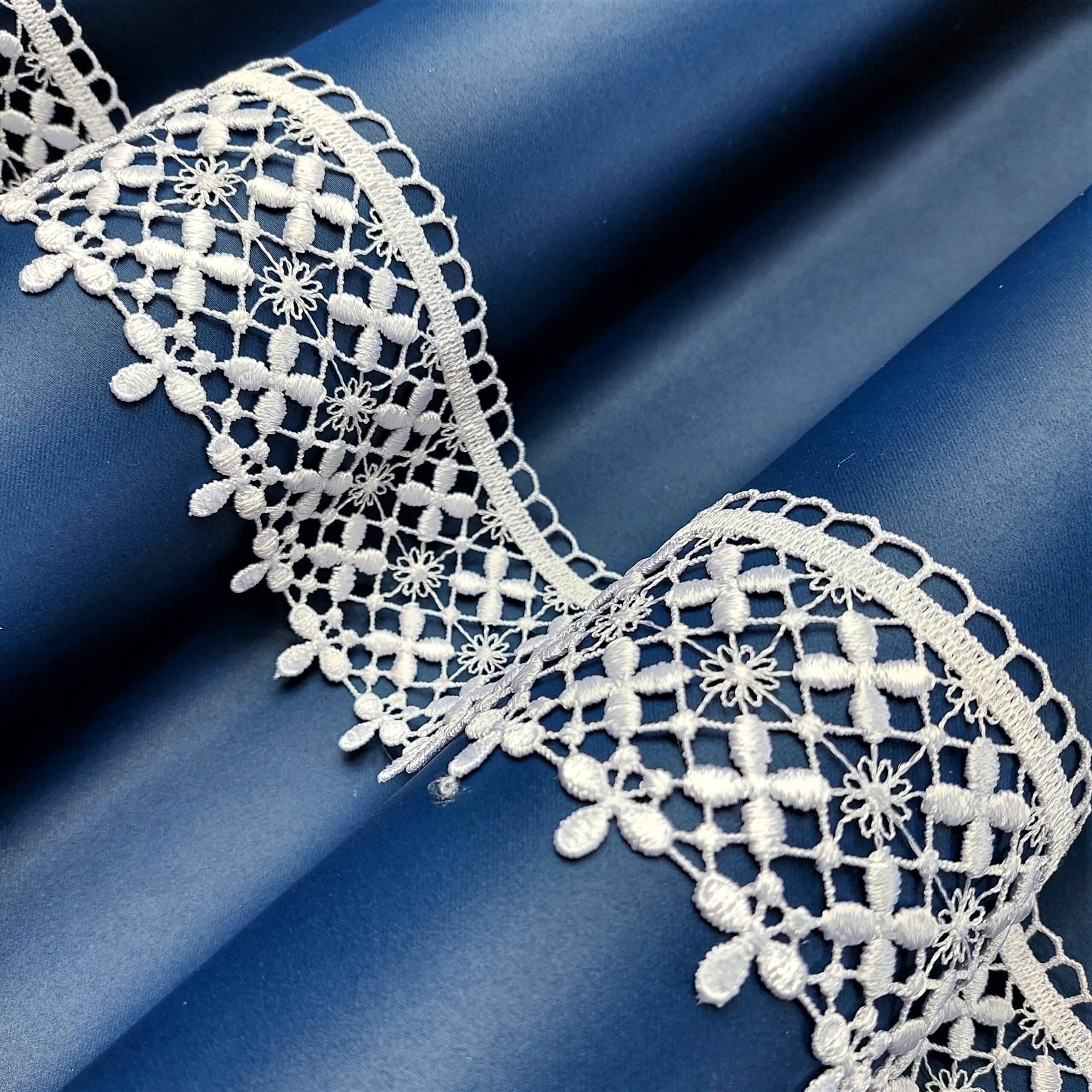 Gipiura do doszycia 82690/7cm biała Gipiura do doszycia 82690/7cm biała