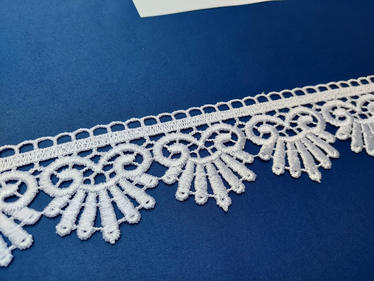 Gipiura do doszycia 82915/5cm biała