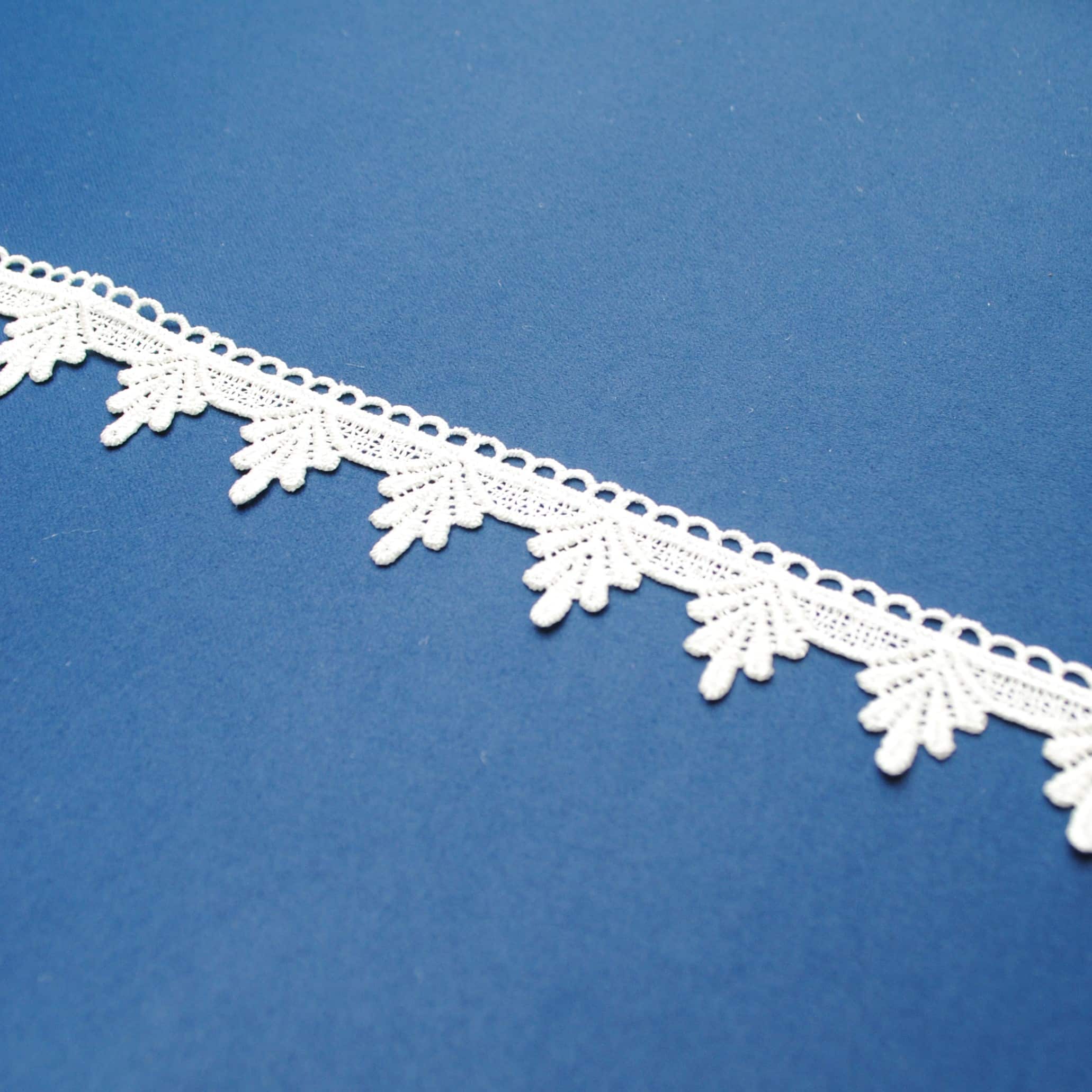 Gipiura do doszycia 70608/3cm biała