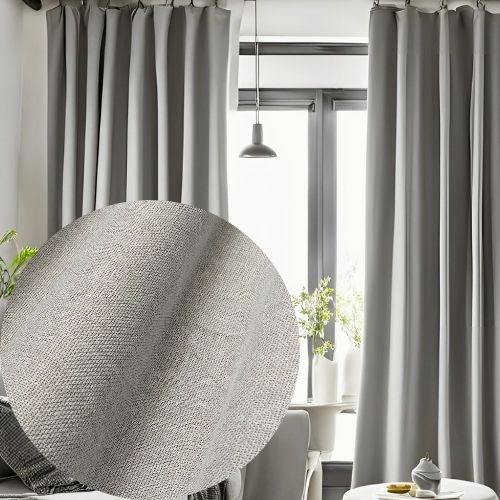 NATURAL SOFT tkanina zasłonowa 280cm Tkanina zasłonowa 280cm Gęsto tkany materiał o stonowanej szarej kolorystyce. Struktura przypominająca naturalny len. Tkanina klasy PREMIUM. Wszechstronne zastosowanie: *wolno-wiszące zasłony, *rolety rzymskie, *poszewki na poduszki, *narzuty, *obrusy, *nakładki na obrusy Idealna do każdego wnętrza i pomieszczenia Twojego domu (sypialnie, salony, kuchnie, hole). Cieszy się dużym zainteresowaniem ze względu na możliwość obustronnego użycia tkaniny. Spodnia strona w nieco ciemniejszym odcieniu. Dobrze układająca się i miękka. Tkanina cięta z belki, wymaga obszycia. Łatwa w utrzymaniu i konserwacji. Nie wybarwia się w praniu. Prać w temperaturze nie większej niż 30 stopni. 100% poliester. Gramatura 320 g/m2 Szerokość 280cm +/- 3% tolerancji. Producent: Polska ( wiodący dostawca artykułów tekstylnych). Możliwość zamówienia bezpłatnej próbki. Tkanina zasłonowa przypominająca len jest doskonałym wyborem dla tych, którzy poszukują naturalnego wyglądu i stonowanej kolorystyki w swojej przestrzeni. Jej dwustronność pozwala na zawieszenie jej z obu stron, co daje większą elastyczność w aranżacji wnętrza. Struktura lnu, naturalny wygląd. Struktura tkaniny przypominająca naturalny len sprawia, że ma niepowtarzalny i charakterystyczny wygląd, który wyróżnia się spośród innych materiałów. Jej faktura jest delikatna, a jednocześnie wyrazista, tworząc subtelne nierówności i drobne sploty, które nadają jej unikalny urok. Miękkość i matowy wygląd tkaniny sprawiają, że jest przyjemna w dotyku i ma subtelną elegancję. Tkanina ta nadaje wnętrzu lekkości, sprawiając, że wydaje się bardziej naturalne i organiczne. Jej niesztampowy urok tkwi w prostocie i naturalności, które są często poszukiwane w aranżacji wnętrz. Dzięki swojemu unikatowemu wyglądowi, tkanina ta może być używana w różnych stylach dekoracyjnych, dodając im oryginalności i charakteru. Bez względu na to, czy jest stosowana w stylu minimalistycznym, skandynawskim czy loft. Wnętrze z tkaniną przypominającą len zyskuje wyjątkowy wygląd, który przyciąga uwagę i tworzy spójną kompozycję wizualną. Natural Soft tkanina zasłonowa 280cm - bogata, stonowana kolorystyka. Kolorystyka tej tkaniny jest stonowana, obejmująca odcienie neutralne, takie jak beże, ecru, jasne szarości czy delikatne pastelowe tonacje. Te subtelne kolory są doskonałe do tworzenia spokojnej i harmonijnej atmosfery w pomieszczeniu. Dzięki swojej neutralności, łatwo łączą się z innymi elementami dekoracyjnymi, dzięki czemu tworzy spójną kompozycję wizualną. Beże i ecru dodają ciepła i przytulności, ponieważ tworzą miękką i subtelną atmosferę. Jasne szarości wprowadzają elegancję i nowoczesność, nadając wnętrzu ponadczasowy charakter. Natomiast pastelowe tonacje, takie jak ciemny róż, nadają tkaninie lekkości i świeżości, tworząc delikatny i romantyczny wygląd. Te stonowane kolory doskonale komponują się z różnymi stylami wnętrz, od minimalistycznego po rustykalny czy skandynawski. Łatwo można je zestawić z innymi elementami dekoracyjnymi, takimi jak meble, poduszki czy dywany, tworząc spójny i spokojny wystrój. Dzięki stonowanej kolorystyce, tkanina ta daje możliwość stworzenia harmonijnej przestrzeni, która wprowadza uczucie równowagi i relaksu. Bez względu na preferowany styl dekoracyjny, neutralne odcienie tej tkaniny są uniwersalne i pozwalają na łatwe dopasowanie do różnych wnętrz. Wszechstronne zastosowanie Natural Soft Dzięki swojej naturalnej estetyce i stonowanej kolorystyce, tkanina zasłonowa przypominająca len jest wszechstronna i doskonale komponuje się z różnymi stylami wnętrz. Jej neutralne odcienie i delikatna tekstura pozwalają na łatwe dopasowanie do różnych kolorów i wzorów wystroju. W stylu skandynawskim, tkanina zasłonowa przypominająca len idealnie współgra z jasnymi, pastelowymi kolorami, tworząc przytulną i harmonijną atmosferę. Jej naturalny wygląd doskonale komponuje się z elementami z drewna oraz prostymi formami i liniami, charakterystycznymi dla tego stylu. W stylu minimalistycznym, idealnie wpisuje się w klimat prostoty i czystości, dodając przy tym ciepła. Jej stonowane odcienie dobrze współgrają z monochromatycznymi kolorami i prostymi meblami, tworząc spokojną i elegancką przestrzeń. W stylu rustykalnym, tkanina zasłonowa przypominająca len dodaje naturalnego i organicznego charakteru. Jej tekstura doskonale komponuje się z drewnem, kamieniem i naturalnymi materiałami, tworząc przytulne i przyjemne wnętrze. W stylu industrialnym, tkanina ta może stanowić delikatny kontrast dla surowych materiałów, takich jak beton czy metal. Jej stonowane odcienie łagodzą wygląd przestrzeni, dodając jednocześnie ciepła i przytulności.