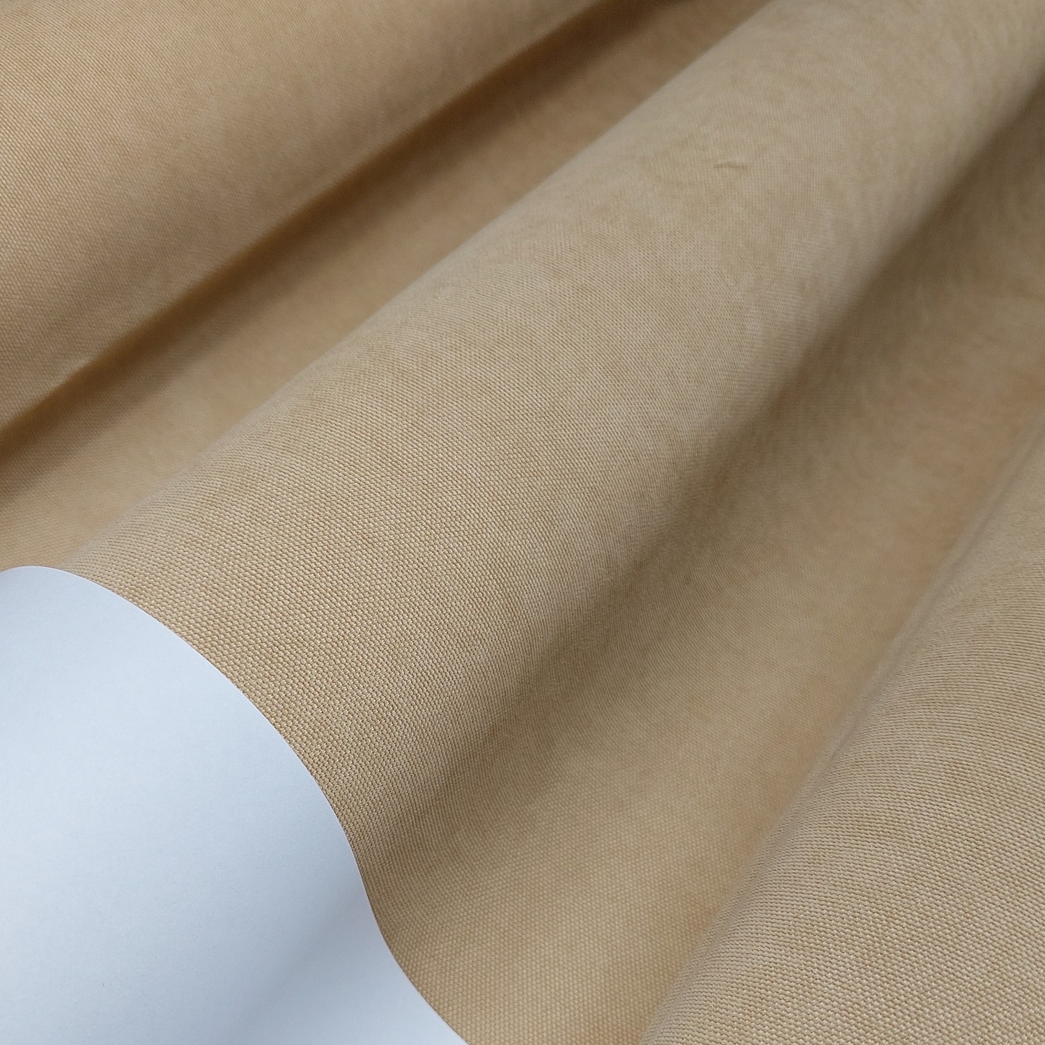 wave 10847-1 Beżowa tkanina z fakturą, układająca się w fale.