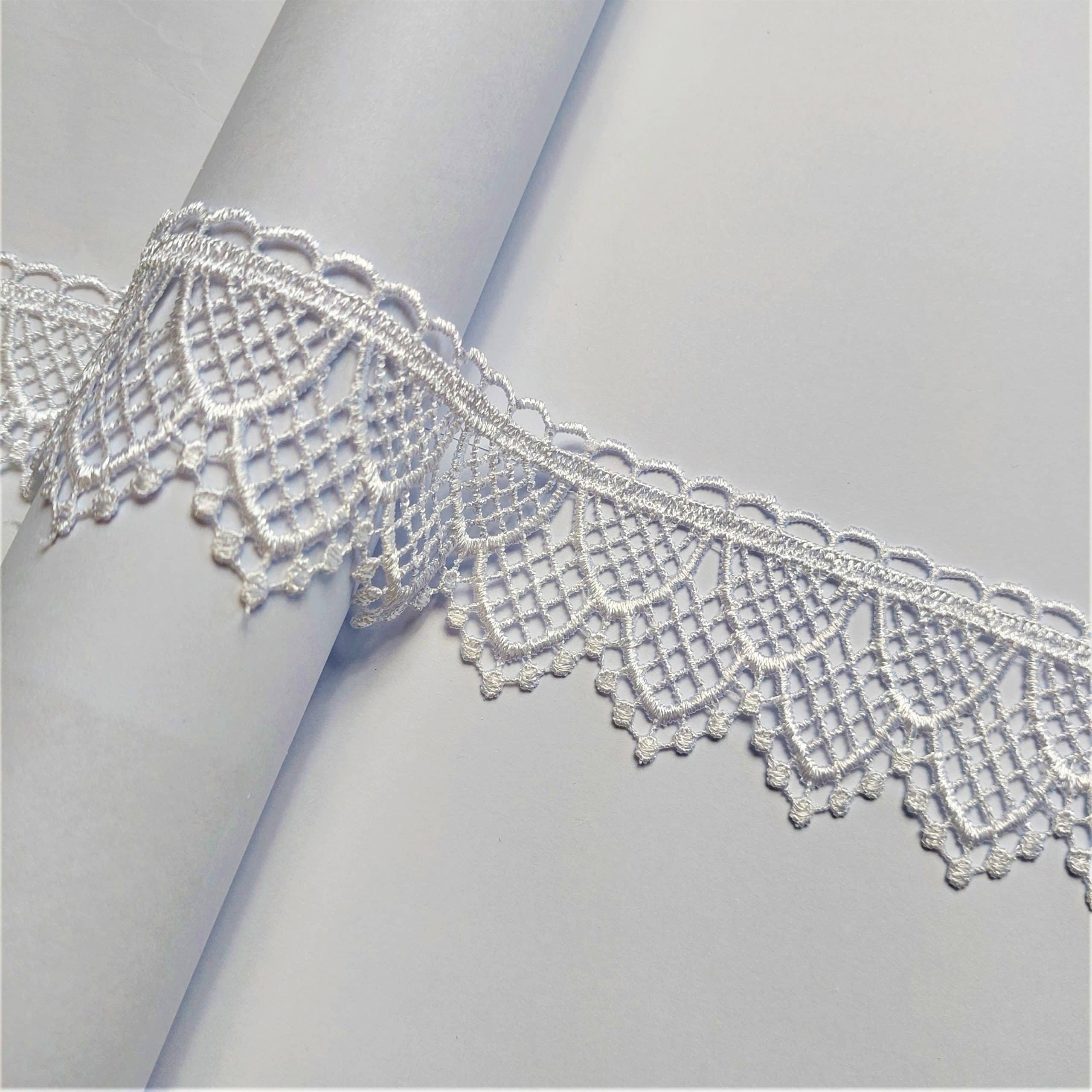 Gipiura do doszycia 124/5cm biała