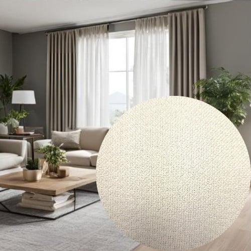 Uniwersalna tkanina zaciemniająca ROFE 300cm Tkanina zasłonowa Rofe jest materiałem o wszechstronnym zastosowaniu. Ponadto właściwości zaciemniające pozwalają na zastosowanie tego rozwiązania w każdym pomieszczeniu. W naszej ofercie istnieje możliwość zamówienia tkaniny na metry albo uszycia zasłony gotowej na wybrany przez Państwa wymiar. Ponadto zasłony szyte przez krawcowe, z którymi współpracujemy, cechują się wysoką jakością wykonania, oraz konkurencyjną estetyką godną nazwy produkt Premium. W związku z tym że oba rozwiązania, zarówno szycie na miarę jak i zakup gotowej zasłony mają swoje wady i zalety, dlatego wybór pozostawiamy naszym klientom. Zasłona zaciemniająca ROFE 300cm a styl loftowy W stylu loftowym zasłona zaciemniająca o szerokości 300 cm sprawdzi się idealnie, ponieważ doskonale pasuje do surowych, industrialnych wnętrz. Lofty często charakteryzują się wysokimi sufitami i dużymi oknami, a zatem zasłona o takiej szerokości może pokryć duże powierzchnie i stworzyć efekt spójności. Co więcej, tkanina zaciemniająca w loftowych wnętrzach pełni zarówno funkcję praktyczną, jak i estetyczną. Zasłona o szerokości 300 cm może być używana jako przegroda w otwartej przestrzeni loftowej, dzieląc przestrzeń na różne strefy. Tymczasem, jej neutralna paleta kolorów i funkcjonalność świetnie wpisuje się w ideę minimalistycznej dekoracji, charakterystyczną dla tego stylu. Podsumowując, w stylu loftowym zasłona zaciemniająca 300 cm pełni zarówno rolę funkcjonalną, jak i dekoracyjną, wprowadzając równowagę między surowością a komfortem wnętrza.